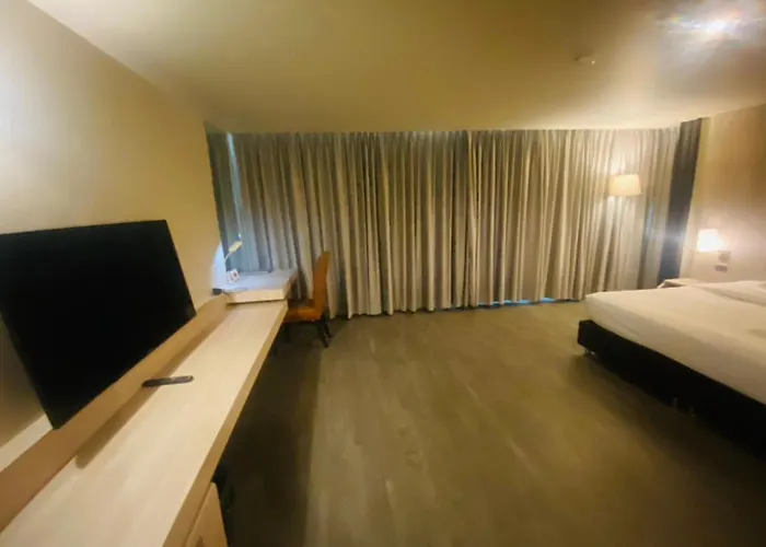 Gold Orchid Hotel 4*