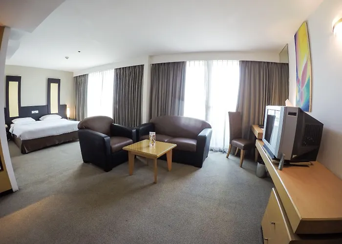 Gold Orchid Hotel 4*